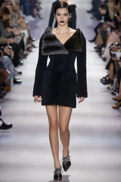 Look 29